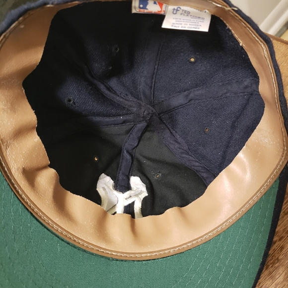vintage Yankees hat - Picture 9 of 11